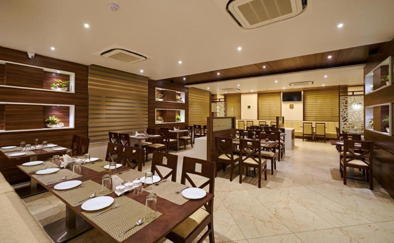 Hotel Shlok Колхапур Екстериор снимка