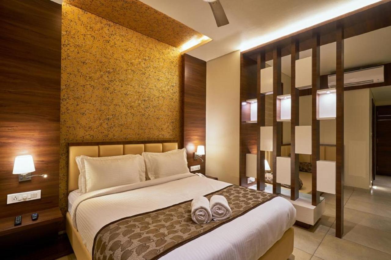 Hotel Shlok Колхапур Екстериор снимка