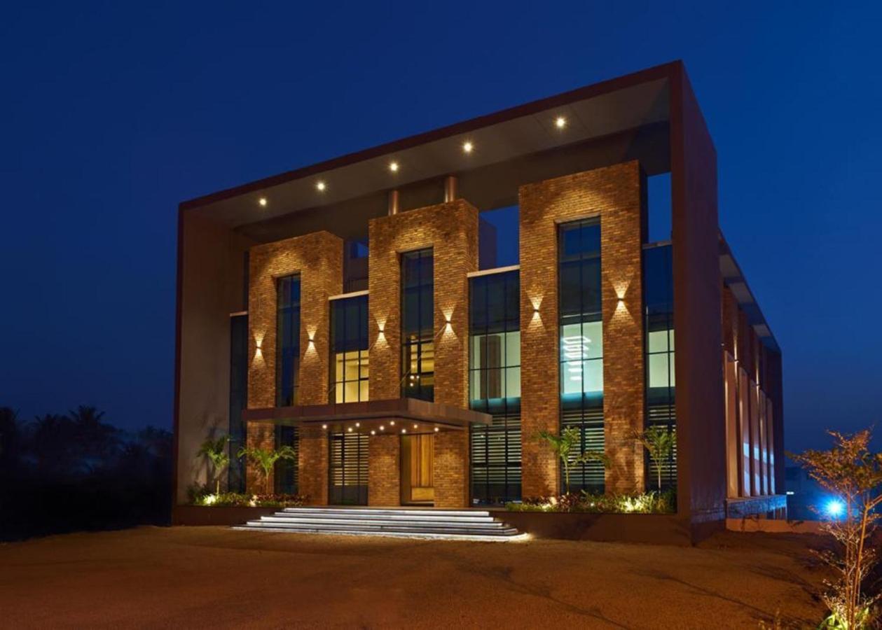Hotel Shlok Колхапур Екстериор снимка